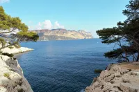 Cassis apartment near beaches & port, panoramic view, aircon, private parking
