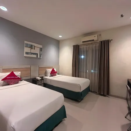 Hotel Cepu Indah 2 فنادق في سبو