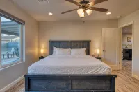 Downtown Gilbert Getaway - Sleeps 8 - Gym