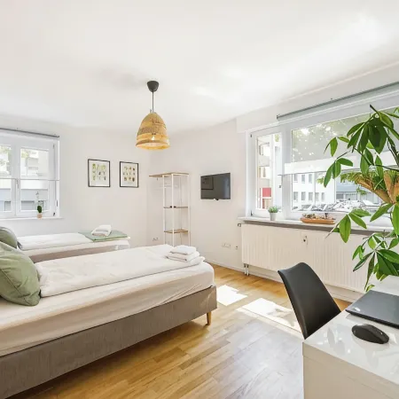 Modern vacation apartment with 4 bedrooms in Heilbronn on the Neckarpromenade