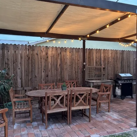 Eastside Costa Mesa, Close to Disneyland, Beaches.1.5 Miles to Jwa Airport.