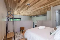 Cultural District Loft, Rooftop Terrace + Games -  Apartamentos vacacionales