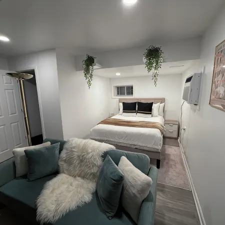 Cozy studio in Andersonville Chicago