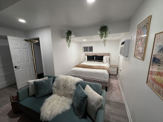 Cozy studio in Andersonville Chicago