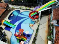 Grand Aquarium Hotel Pangandaraan - ビーチサイド
