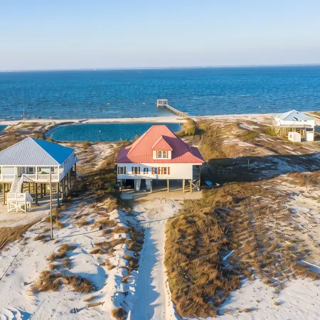 Pool! DOCK! Two Master Bedrooms. Private & public beach access. Sleeps 12