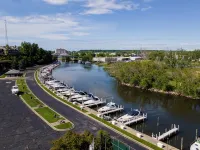 Luxury Waterfront Condo - 4-Star