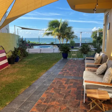 Ocean Front Home with 3 Suites, Salt Water Pool, Gated and Wifi. Gas BBQ Grill.