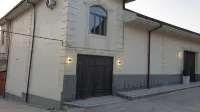 Oscar Hotel - Homestays