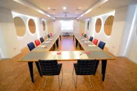 Mola Cunda Hotel - Airport Shuttle