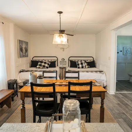 Farmhouse bed and bath with pool and hot tub