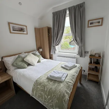 Denecrest Guest House