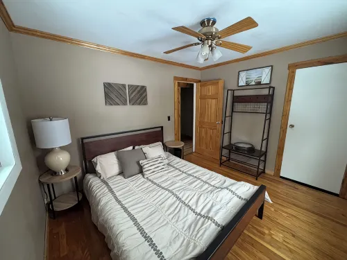 3-bedroom cottage in charming McMillan with WiFi in the East Lake Community - 3-Star