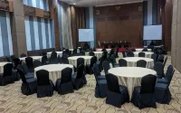 Lorin Syariah Hotel Sentul - breakfast
