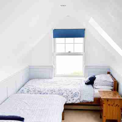 WAYFARERS REST      Amazing sea view!  Private estate on seafront. Rooms
