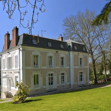 Maison Stella Cadente, Maison d'hôtes Artistique et Jardin à Provins