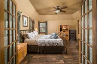 Sleeps 13, Hot Tub, Game Room,River Access, Close to App State, Downtown Boone - 4-Star