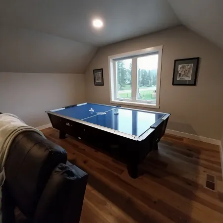 New spacious beautiful Home in enchanting Hill City!