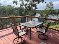 The Cottonwood at Hamilton Cove ~ Cabin Eighteen ~ Pet Friendly - Chalets