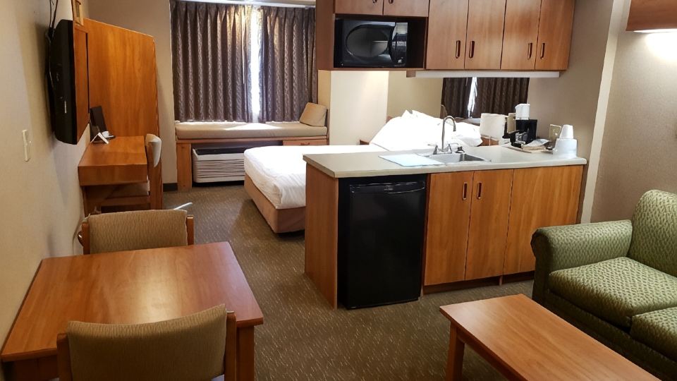 Parry Sound Inn & Suites