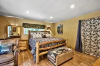 Tahoe Ranch, Hot Tub, on River, 3Bd, 2 BA, Family & Dog OK Walk. Summertime Pool - Wifi
