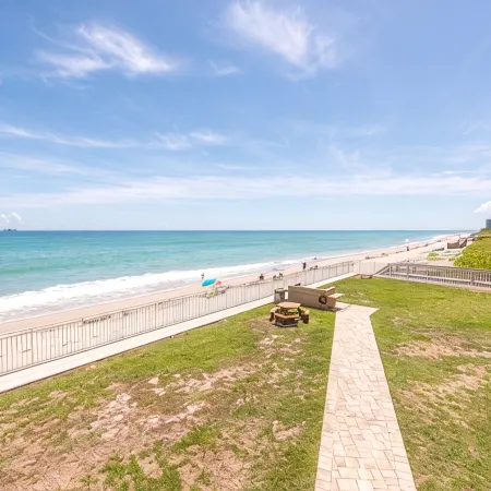 Oceanfront Condo w/ Balcony & Direct Beach Access, Unit 227