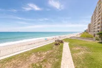 Oceanfront Condo w/ Balcony & Direct Beach Access, Unit 227 - Wifi