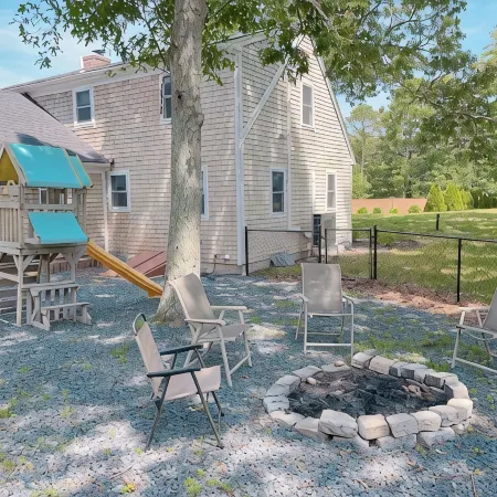 Tranquil Cape getaway 4BD 2BA with AC, Family and Pet Friendly!