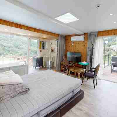 Yangsan Cloud Hill Blue Pension Rooms