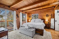 Spacious, Modern Mountain Cabin with Hot Tub - Hytter