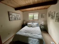 Luxurious Cabin Style Lake House walking distance to Lake Cushman - WiFi