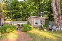 Cozy Cottage near Lake & Skiing, Hot Tub, fireplace & Fire-pit, Pets Allowed - Country Houses