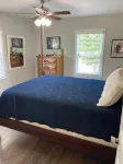 Great weekend getaway just a mile from downtown! - 2-Star