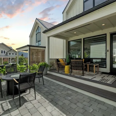 Outdoor Heater & Covered Patio, Paddle Boards, Fire Table, Bikes, Outdoor Games