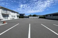 伊斯普拉納德BKs高級汽車旅館 - 停車場