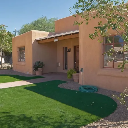 Luxurious Casita del Sol - 5 Min. Walk to Plaza - Private Backyard - Fireplace