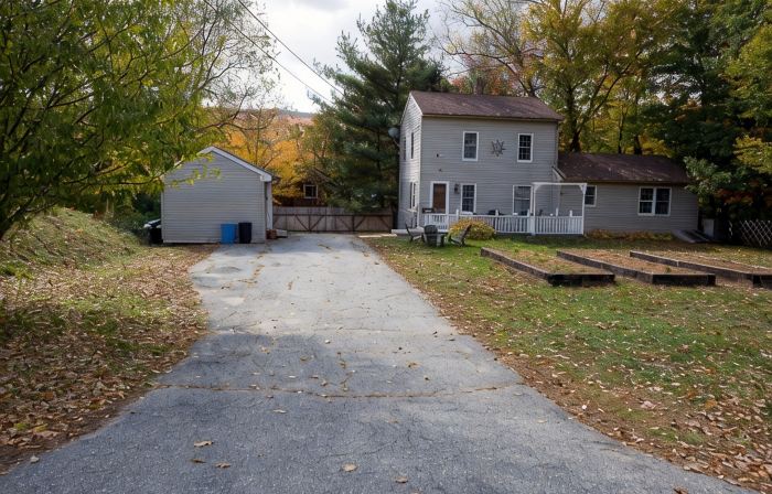 Sunnyside home near Sunday River, Black Mountain, Lakes, Rivers and Hikes