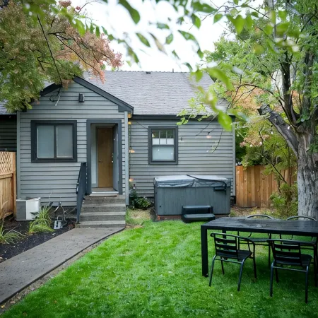 Downtown cottage with hot tub and fenced yard