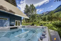 The Alyeska View: Base of Alyeska with a Hot Tub! - Wifi