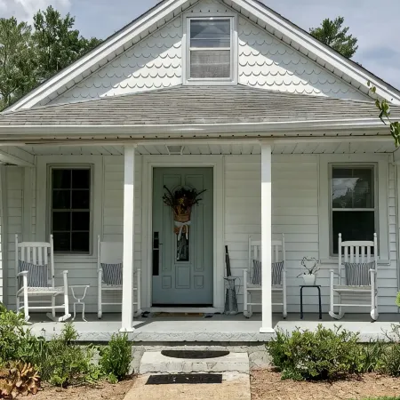The Olde Springhouse cottage in downtown Abingdon