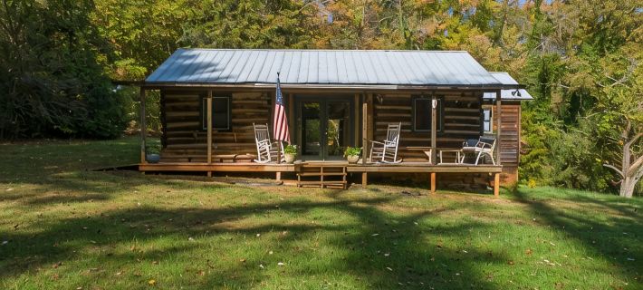 Charming 1892 Log Cabin in the Blue Ridge Mountains foothills Hotels in Rutherford County