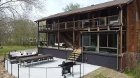 River House, kayak, fishing, king beds, riverfront - Chalets