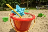 HotTub! FirePit, Private 2.5 acre Pond, 2 Kayaks! GameRoom! Slps12+ - 4-Star