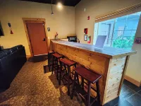 Alpine Village Suite w/ Garage and Sauna - 3 stjerner