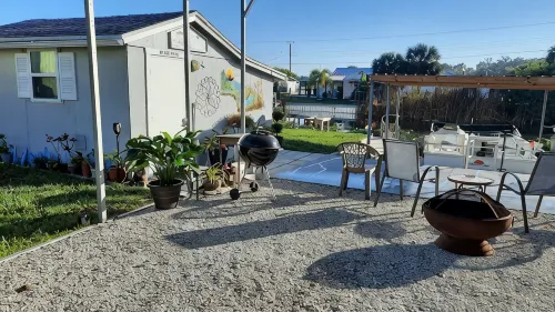 Tiny House Couples Retreat Lake Okeechobee - 3-Star