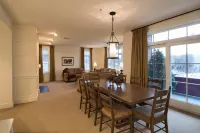 Clay Brook Hotel at Sugarbush - 3성급