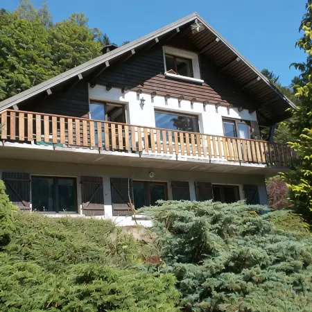 3-room apartment in "Les Pommes de Pin" chalet, with terrace and garden