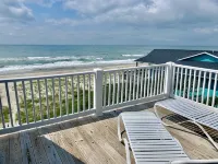 Emerald Isle at it's best at Sea Maiden West!!  Renovated BEACHFRONT home!! - 2 estrellas