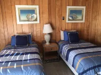 Tyee Restaurant and Motel - parking