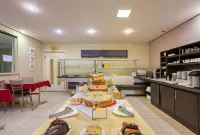 Tri Hotel Criciúma - servizio colazione